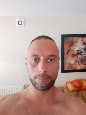 On 39l  chętnie pozna panią