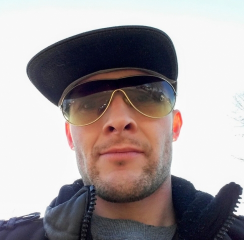 Jestem 38letnin przystojnym chłopakiem z torunia.