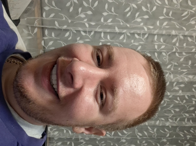 Dyskretny przyjaciel dla ładnej pani 18-45 :)