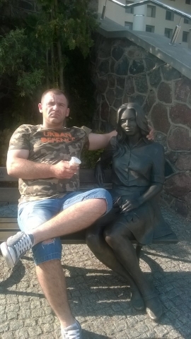 Normalny , prawdziwy , konkretny