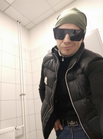 Tym razem moze pani zabierze mnie....mlodego przysto.... kochajacego!