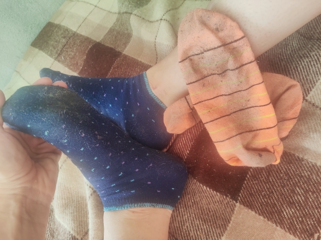 Bielizna buty skarpetki piss zdjęcia od szczupłej