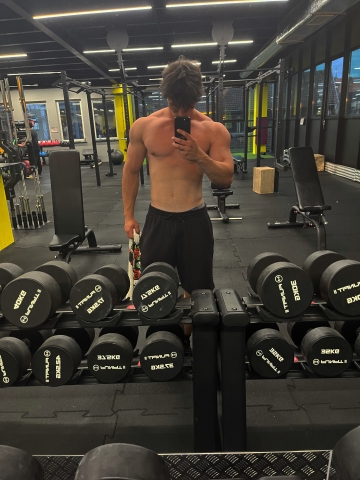 Szukam panią do 45 lat na spotkania bez zabowiązań.