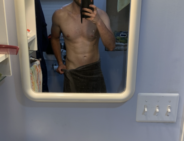 Atrakcyjny i namiętny dla eleganckiej i dojrzałej kobiety