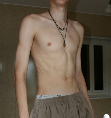 Młodszy facet dla dojrzałej kobiety z wzajemnym wsparciem