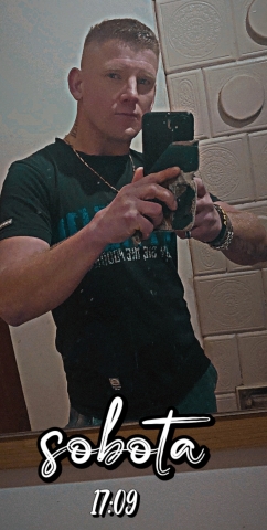 Fajne spotkania / na luzie bez stwarzania sobie problemów.  dyskrecja