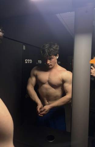 Szukam panią do 45 lat na spotkania bez zabowiązań.