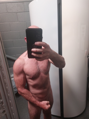 English guy looking for hot kinky sex