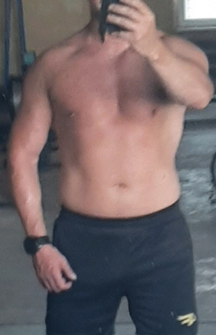 Zadbany 35latek szuka sex koleżanki