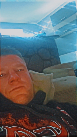 Fajne spotkania / na luzie bez stwarzania sobie problemów.  dyskrecja