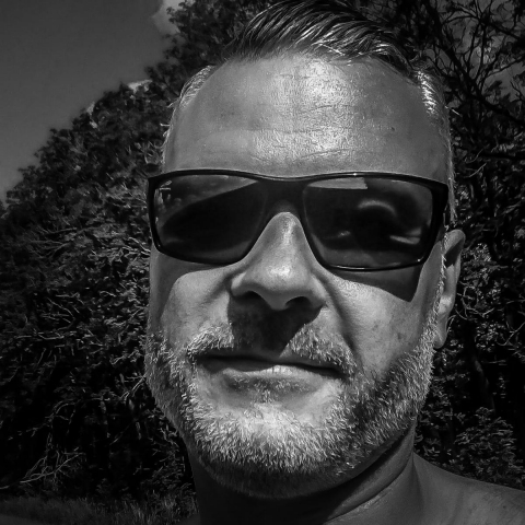 Seksowna ona jest poszukiwana na darmowe spotkania seksualne