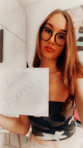 Mloda 18 latka sprzeda fotki/filmiki i chetnie sie spotka :3