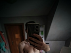 Niegrzeczny 20 latek