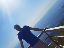 Wolny 45l bez zobowiązań pozna panią.