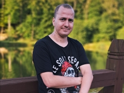 Niewolnik 27 lat szuka pani, która stanie się jej własnością