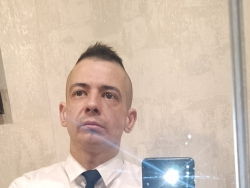 Tym razem moze pani zabierze mnie....mlodego przysto.... kochajacego!