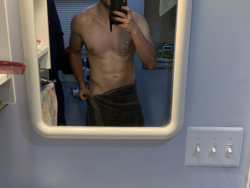 Atrakcyjny i namiętny dla eleganckiej i dojrzałej kobiety