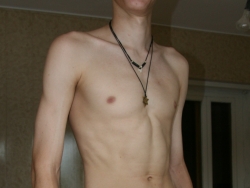 Młodszy facet dla dojrzałej kobiety z wzajemnym wsparciem