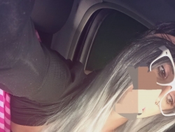 Słodka trans pozna koleżankę