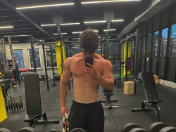 Szukam panią do 45 lat.na spotkania bez zabowiązań