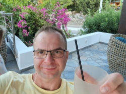 Wakacje słońce plaza piasek drinki sport sex usmiech