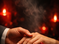 Klimatyczna para zaprosi ją do swojego świata