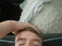 Młody chłopak nastawiony na przygodę