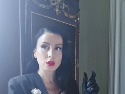 Bycie uległym to zobowiązanie, które często wymaga pełnego zaangażowan