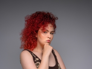 Gorąca dominatrix szuka niewolnicy